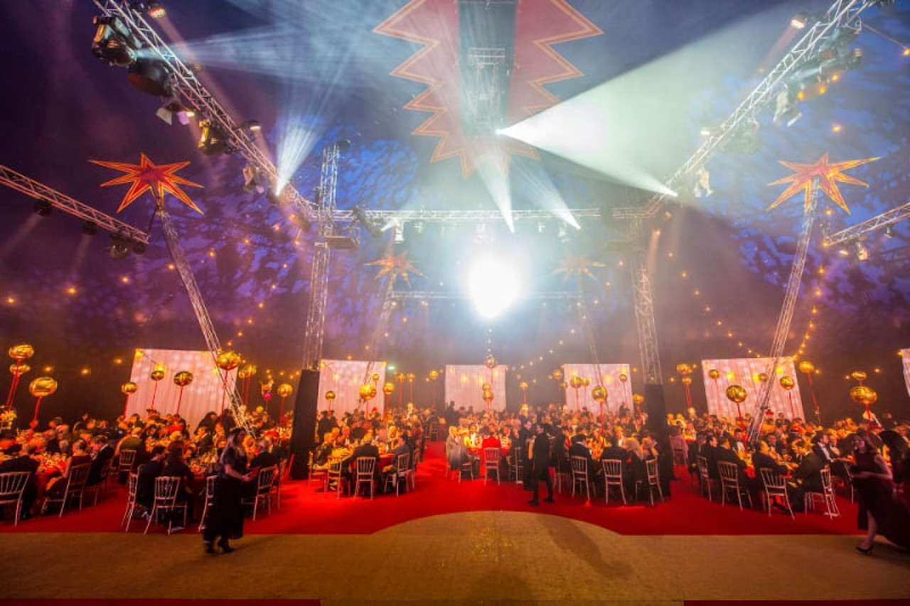 Gala de bienfaisance tente de cirque au Glacis à Limpertsberg par apex